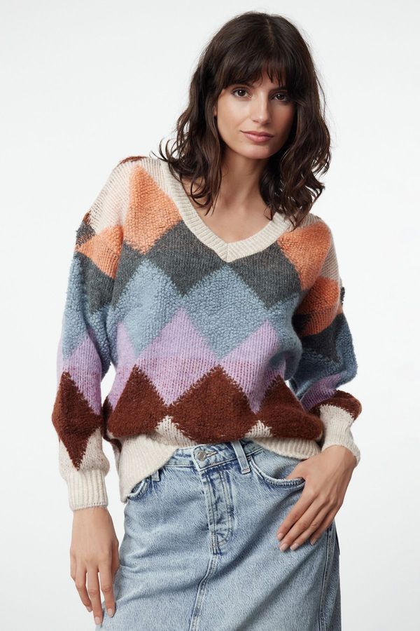 Trendyol Trendyol Stone Soft Texture Wide Pattern Color Block V Neck Knitwear Sweater