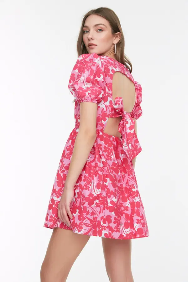 Trendyol Trendyol večbarvno tkani cvetlični detajl hrbta tkana mini tkana obleka