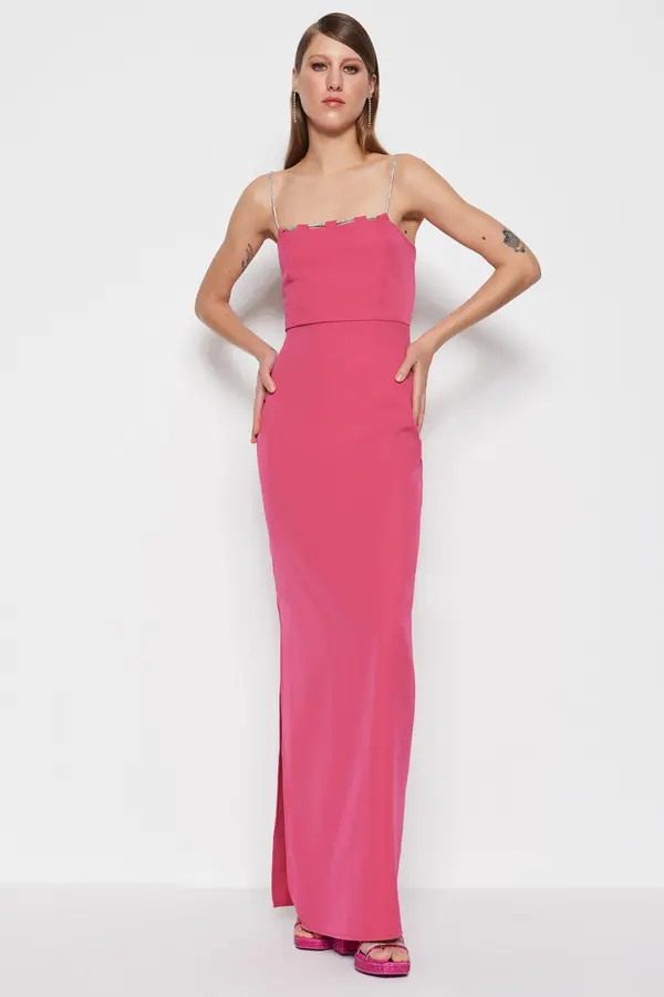 Trendyol Trendyol večerna obleka v Fuksiji podložena tkana bleščeča kamnita večerna obleka