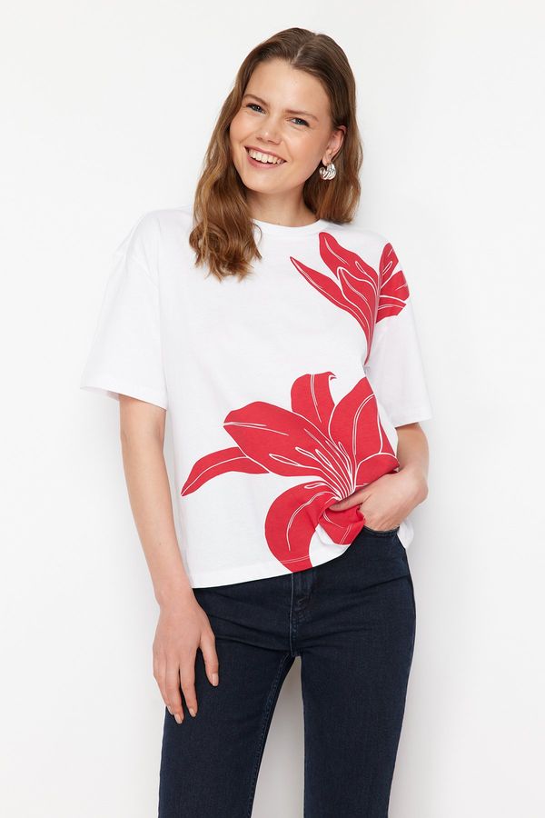 Trendyol Trendyol White 100% Cotton Flower Printed Relaxed Knitted T-Shirt