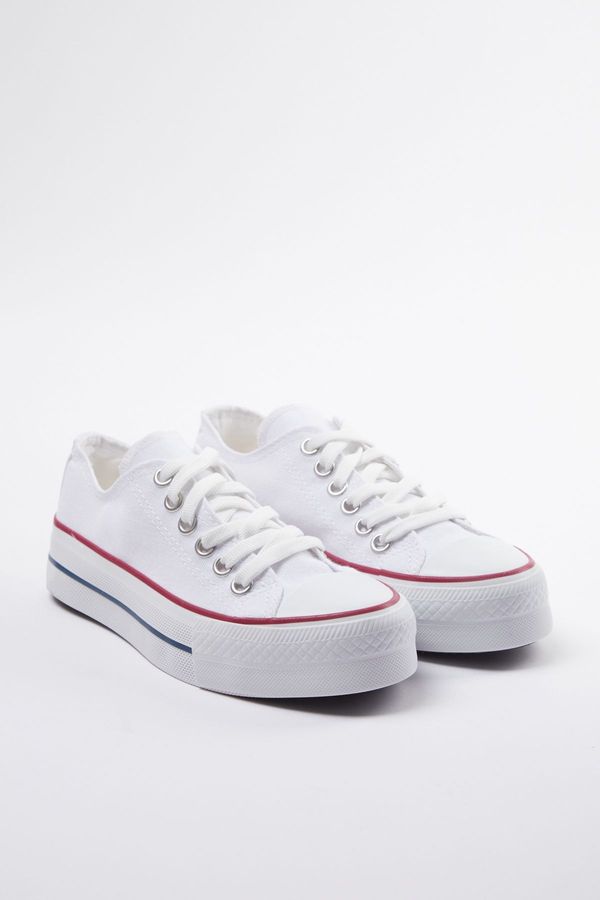 Trendyol Trendyol White Laced High Sole Women's Sneakers