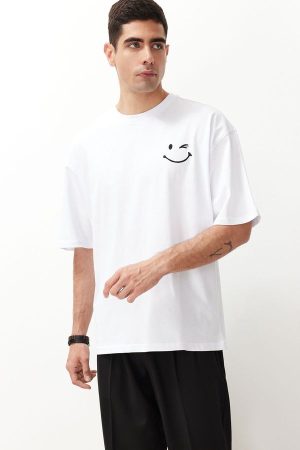 Trendyol Trendyol White Oversize/Wide Cut Embroidered 100% T-Shirt