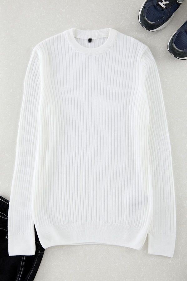 Trendyol Trendyol White Slim Crew Neck Striped Knitwear Sweater