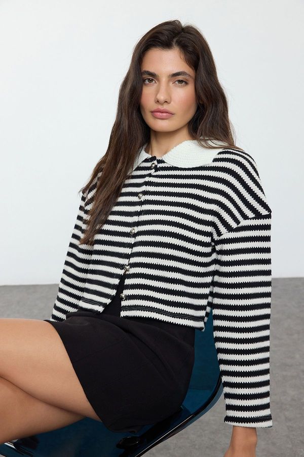 Trendyol Trendyol White*001 Striped Buttoned Relaxed/Comfortable Fit Crop/Short Knitted Blouse