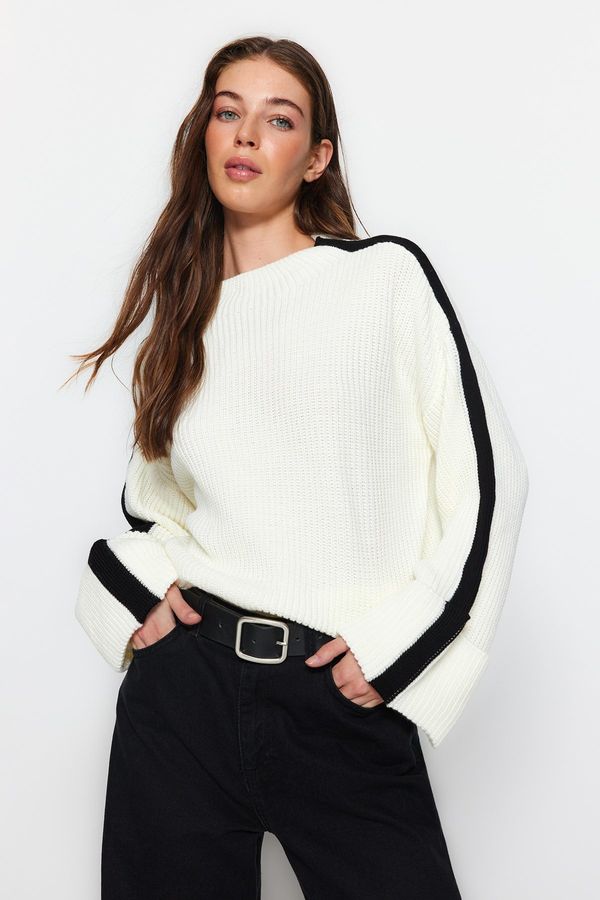 Trendyol Trendyol Wide Fit Ecru Knitwear Sweater with Fold Sleeves