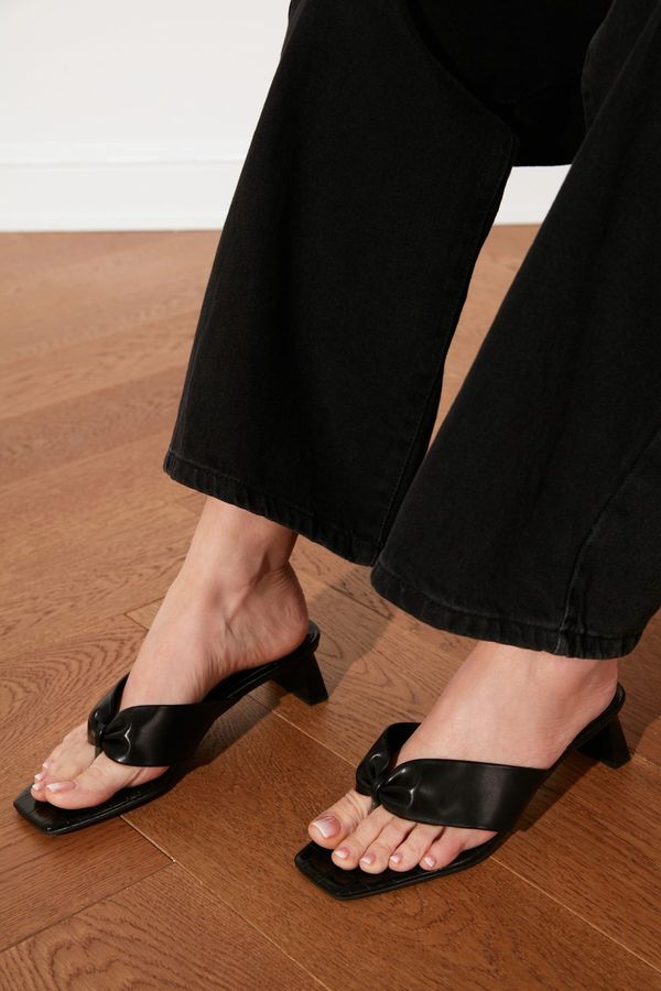 Trendyol Trendyol Women's Black Flip-Flops Slippers