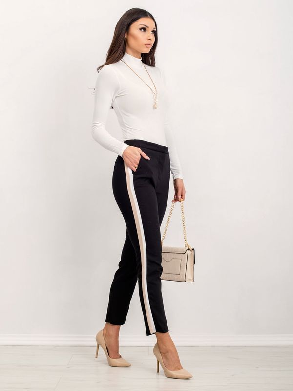 Fashionhunters Turtleneck blouse RUE PARIS ecru