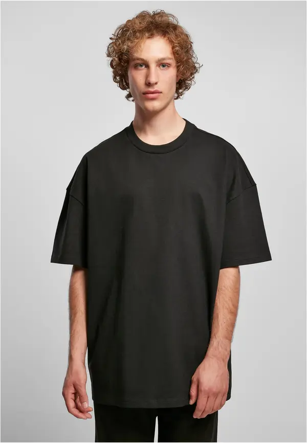 Urban Classics Ultra Heavy Oversized T-shirt in black color