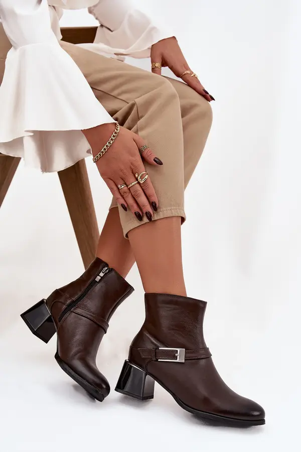 Zazoo Usnjeni gležnjarji z zaponko na peti