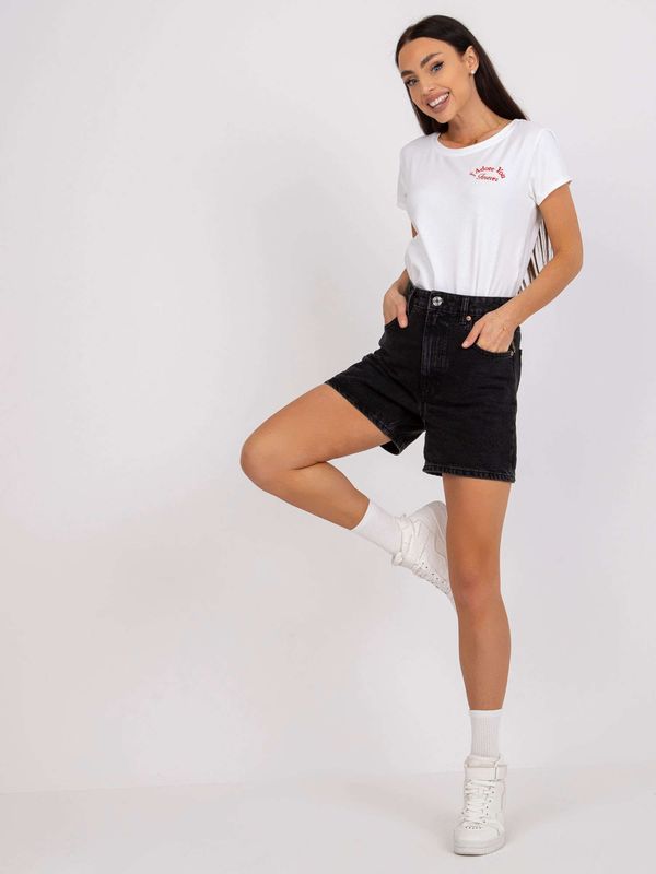 Fashionhunters White and red monochrome T-shirt with embroidery