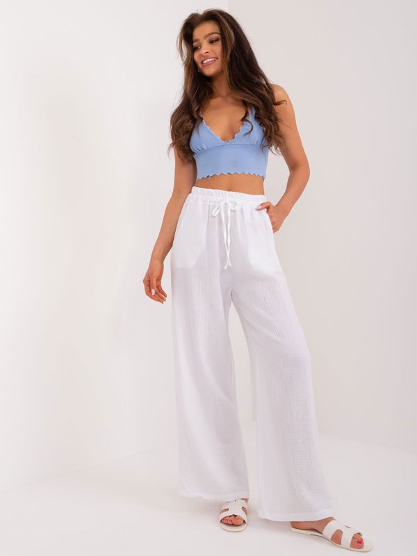 Fashionhunters White high-waisted fabric trousers