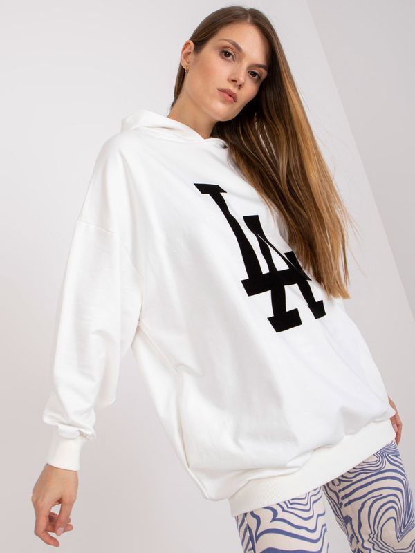 Fashionhunters White hoodie with long sleeves
