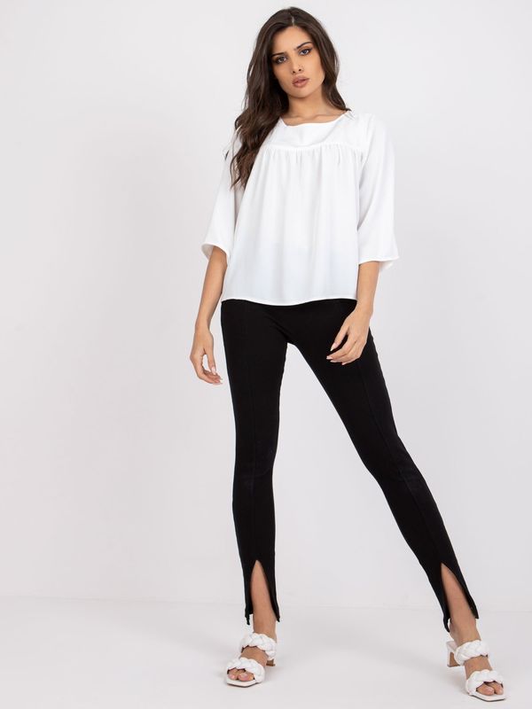 Fashionhunters White loose blouse Anita RUE PARIS