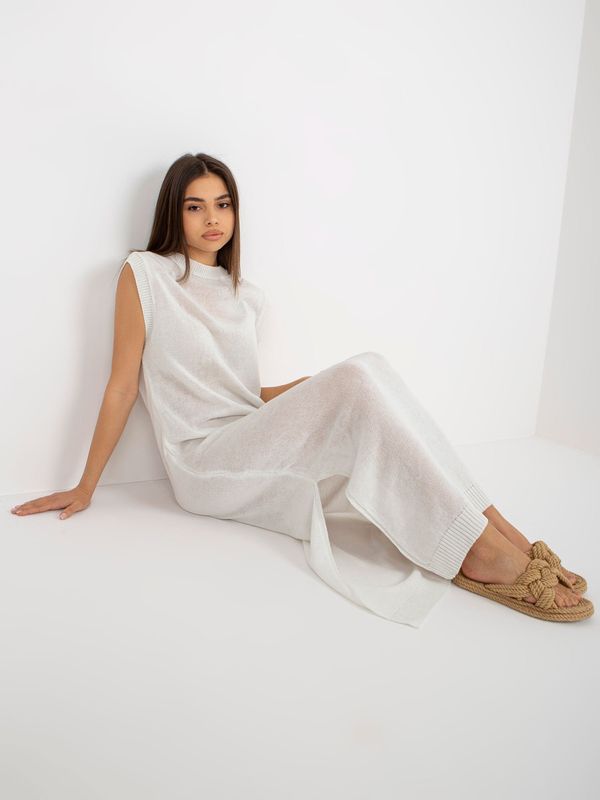 Fashionhunters White summer knitted maxi sleeveless dress