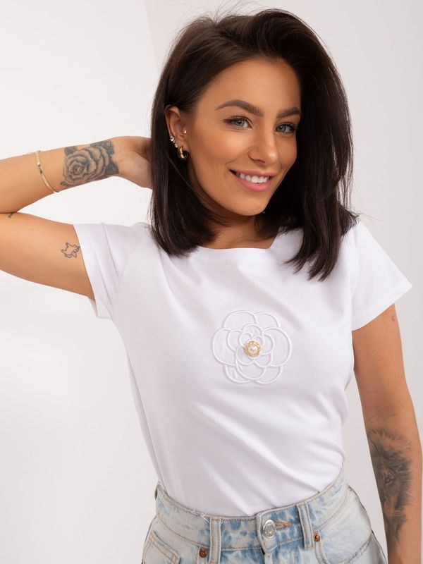 Fashionhunters White T-shirt with BASIC FEEL GOOD app