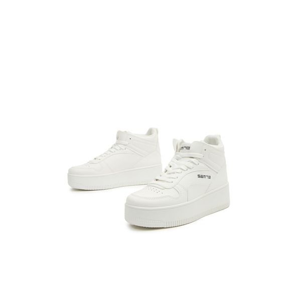 SAM73 White women's ankle sneakers on the SAM 73 FRIGG platform