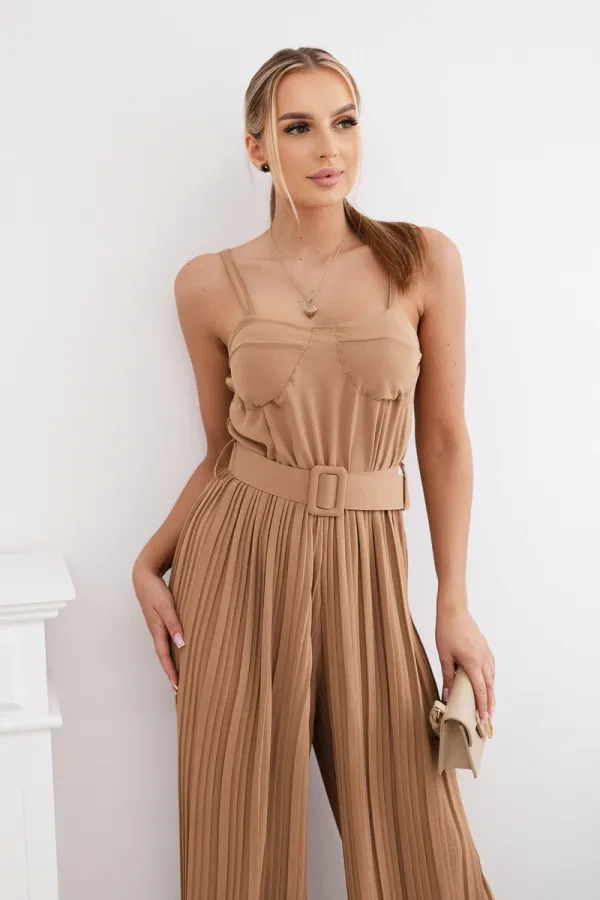 Kesi Włoski Włoski Pleated jumpsuit with straps camel