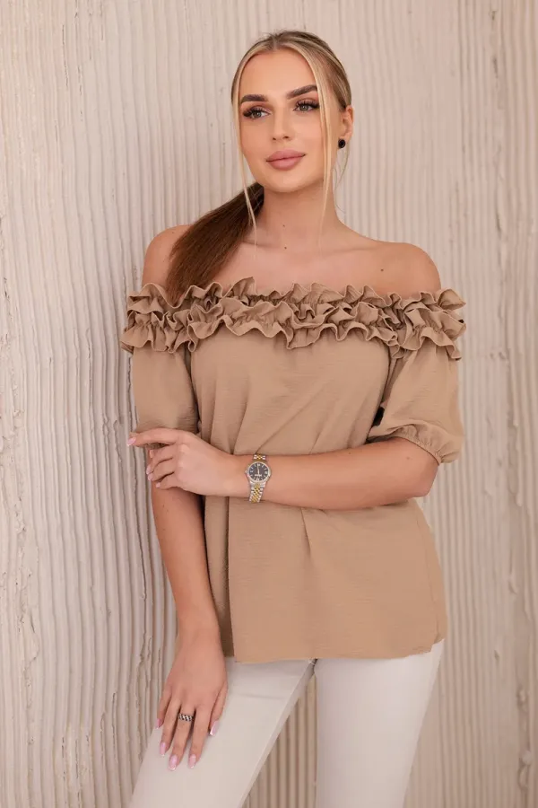 Kesi Włoski Włoski Spanish blouse with a small frill Camel