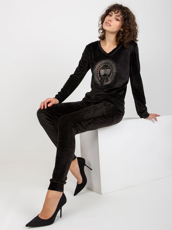 Fashionhunters Women's black velour set with rhinestone application