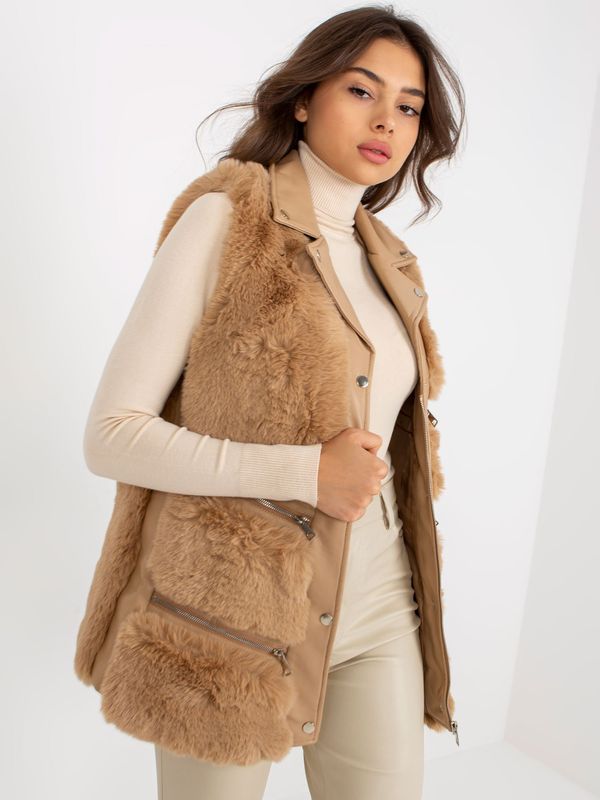 Fashionhunters Women's camel vest made of eco-leather with fur