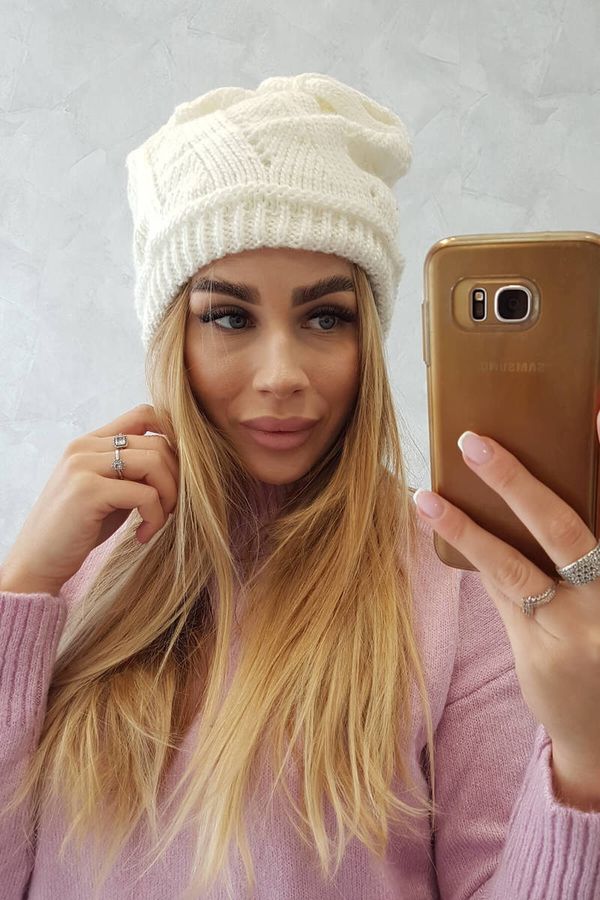 Kesi Women's cap Adria K296 ecru