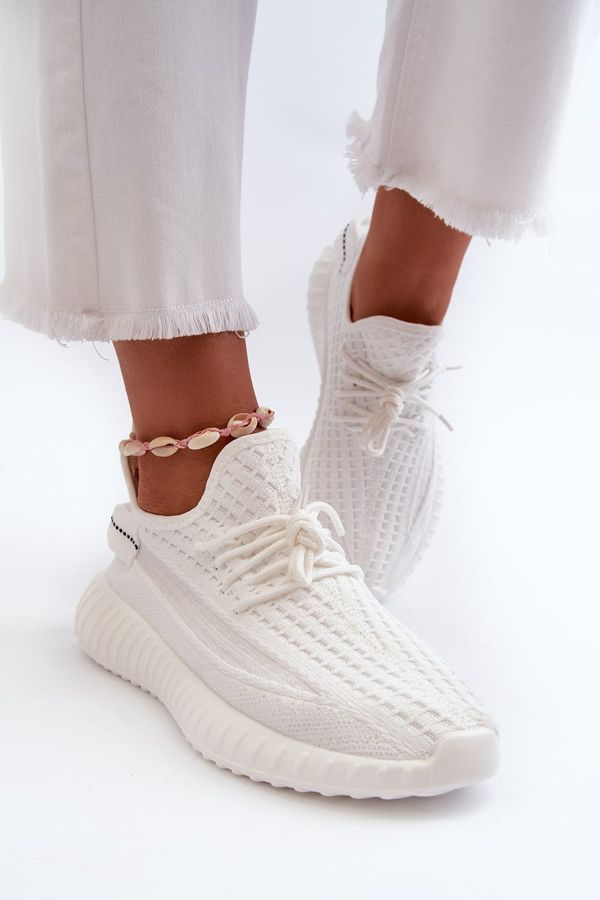 Kesi Women's fabric slip-on sports shoes, white Nelmarie
