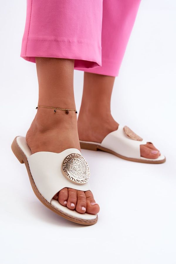 Kesi Women's flat heel slippers with decoration, white Rivashea