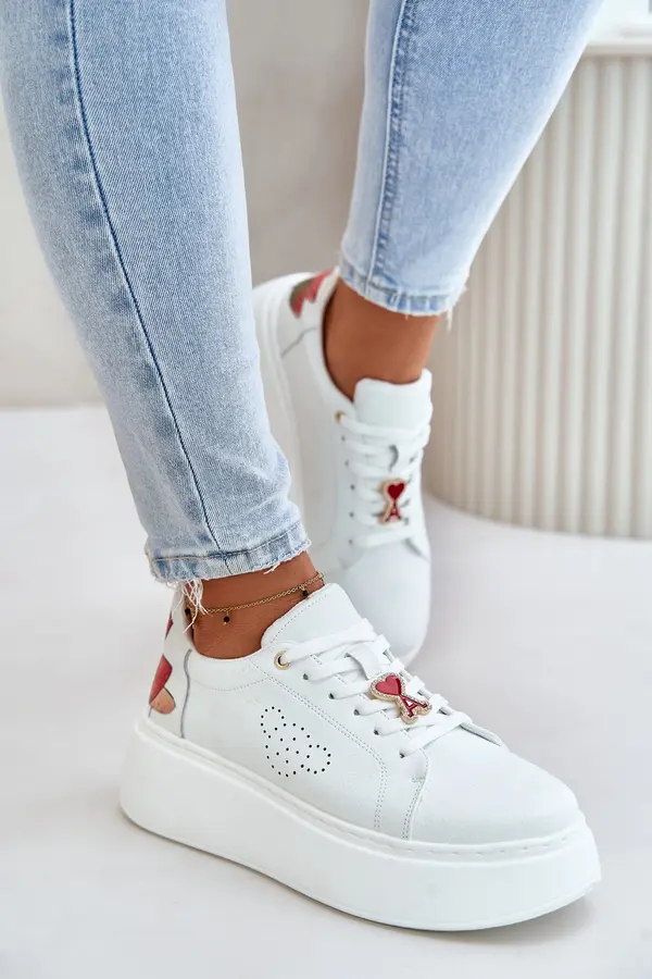 VINCEZA Women's Leather Platform Sneakers With Brooch And Decorative Flower White