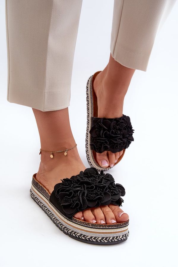 Kesi Women's platform slippers decorated with flowers, black Nodina