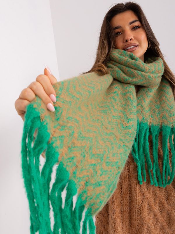 Fashionhunters Women's scarf with green and camel pattern