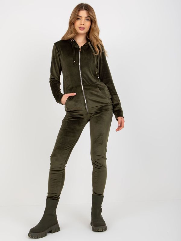 Fashionhunters Women's two-piece velour set - khaki