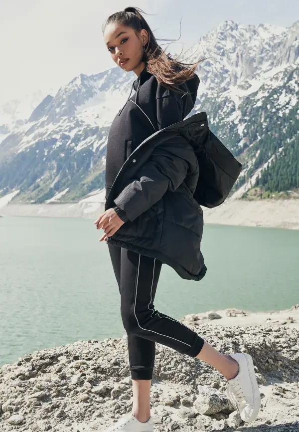 Urban Classics Ženska prevelika jakna s kapuco, črna