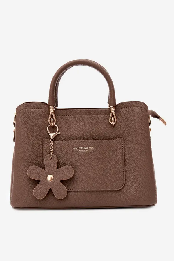 FLORA & CO Ženska torbica v taupe barvi z obeskom