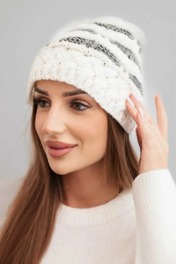 Kesi Ženska zimska kapa Kesi z debelo pletenino