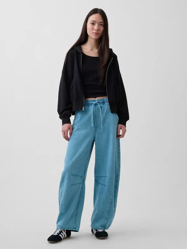 GAP Ženske kavbojke GAP z izrazitim U-izrezom