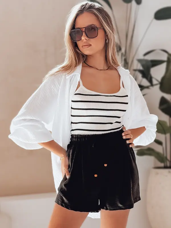 DStreet Ženske kratke hlače iz blaga SUMMER TRIP črne