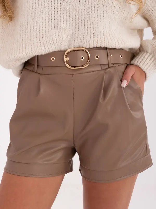 RUE PARIS Ženske modne kratke hlače v temno bež barvi