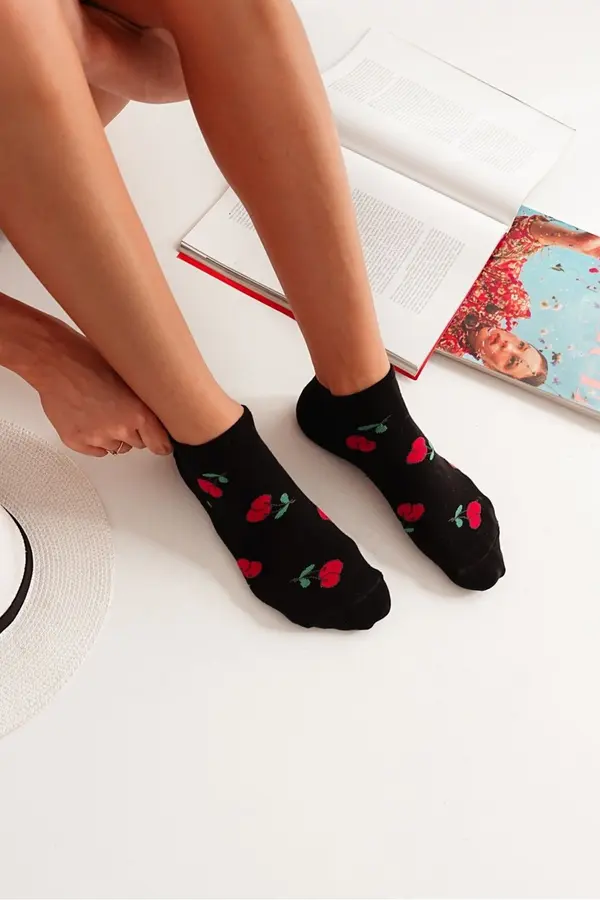 Milena Ženske nogavice do gležnjev Milena, češnjevo črne