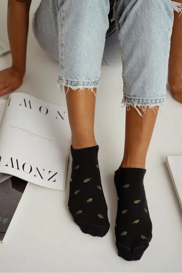 Milena Ženske nogavice do gležnjev Milena Leaves črne