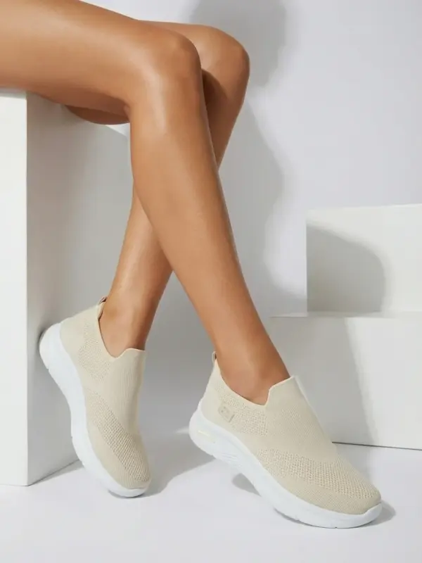 Resti Ženske superge brez rokavov iz blaga Resti Selina