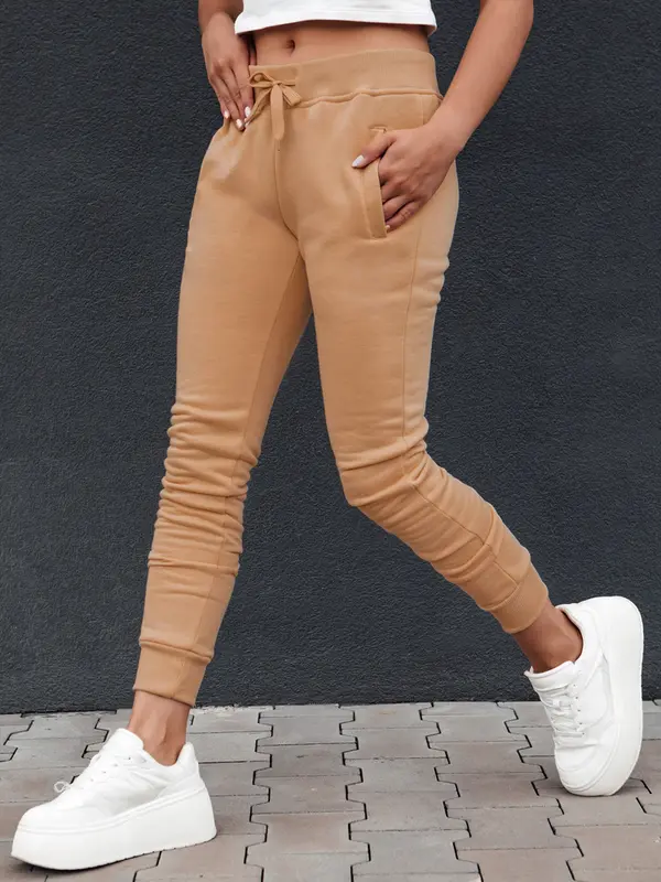 DStreet Ženske trenirke FITS, barva kave