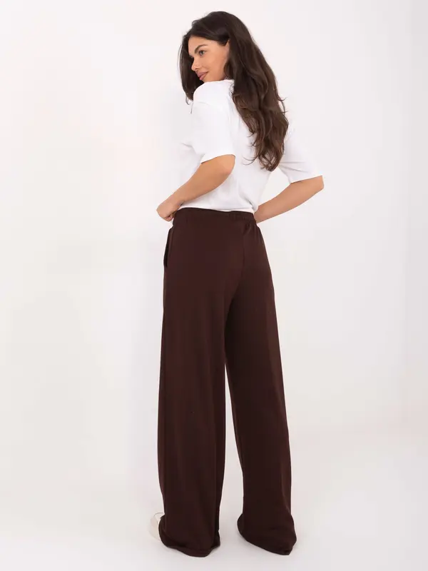 RELEVANCE Ženske trenirke v temno rjavi barvi