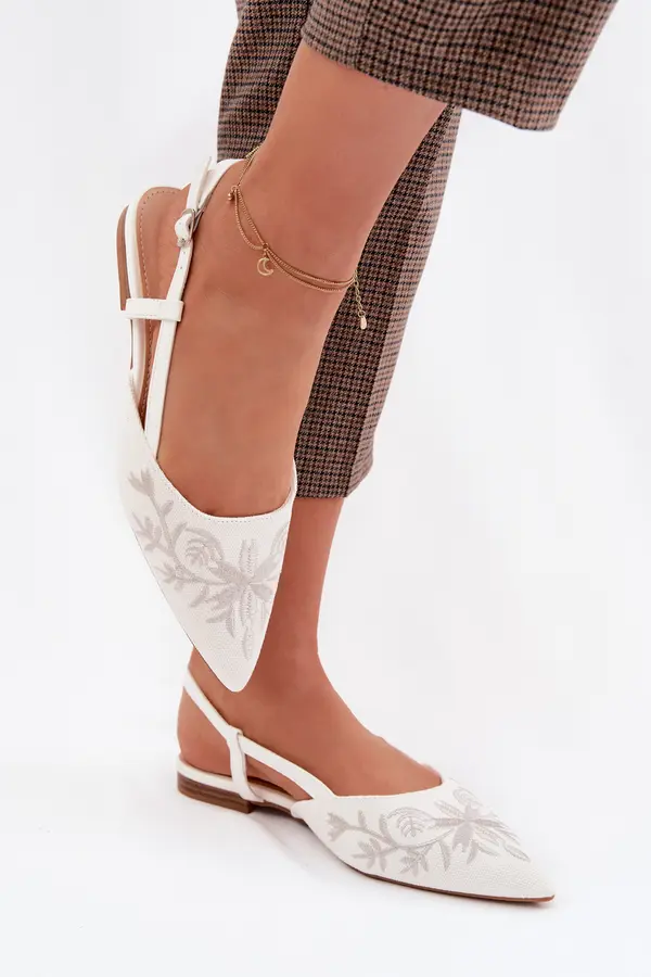 Boto Ženski beli vezeni sandali Grelia