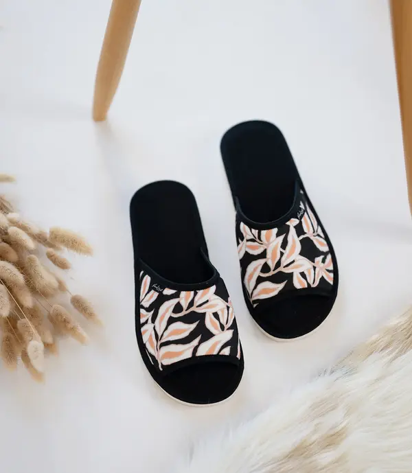 Natural Style Ženski copati NS-018b črne barve