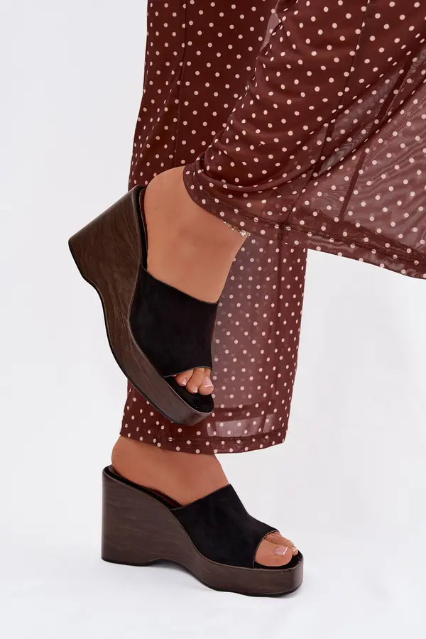 Boto Ženski copati s platformo Ravelia črne barve