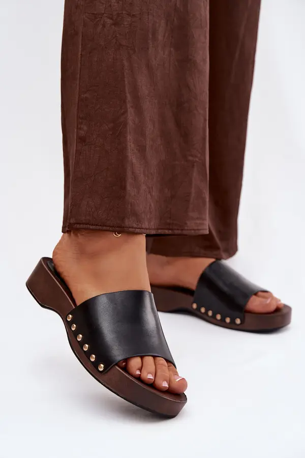 Boto Ženski copati z zlatimi zakovicami Terissa