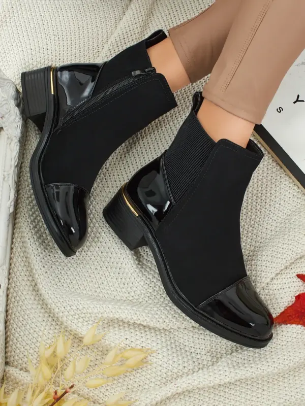 Resti Ženski gležnjarji Resti Athena črne barve