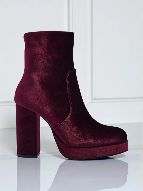 Resti Ženski gležnjarji s peto