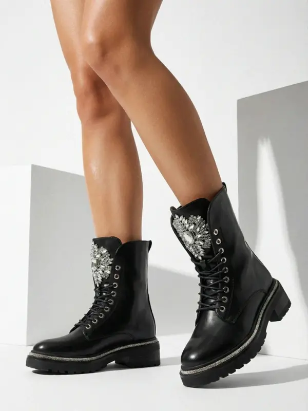 Resti Ženski gležnjarji z vezalkami