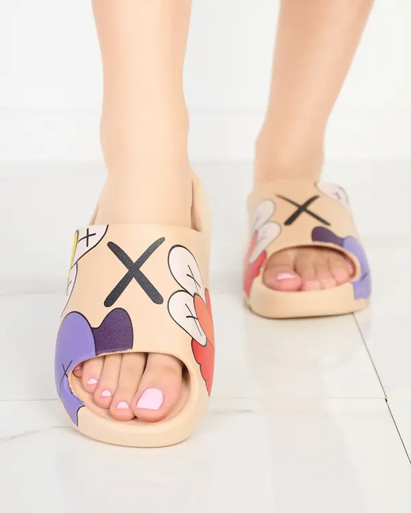 Resti Ženski gumijasti japonki bež barve z vzorcem Pfizz